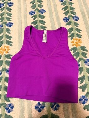 Magenta Ribbed V-Neck Cropped Tank